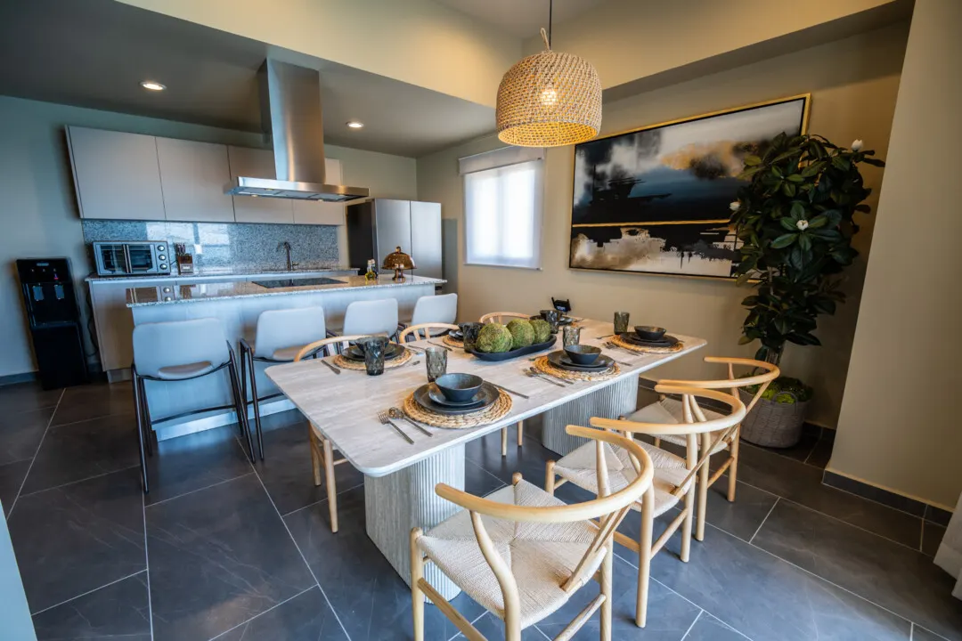 Depa Akoya Renta Fer-72 Cocina y comedor integrados con vista al mar en departamento Akoya Sky Living