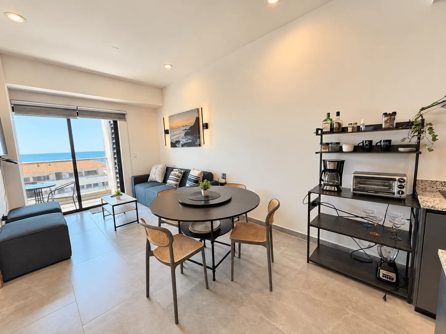 Departamento en Venta en Torre Zafira, Piso 7 con Vista al Mar – Sábalo Country, Zona Dorada
