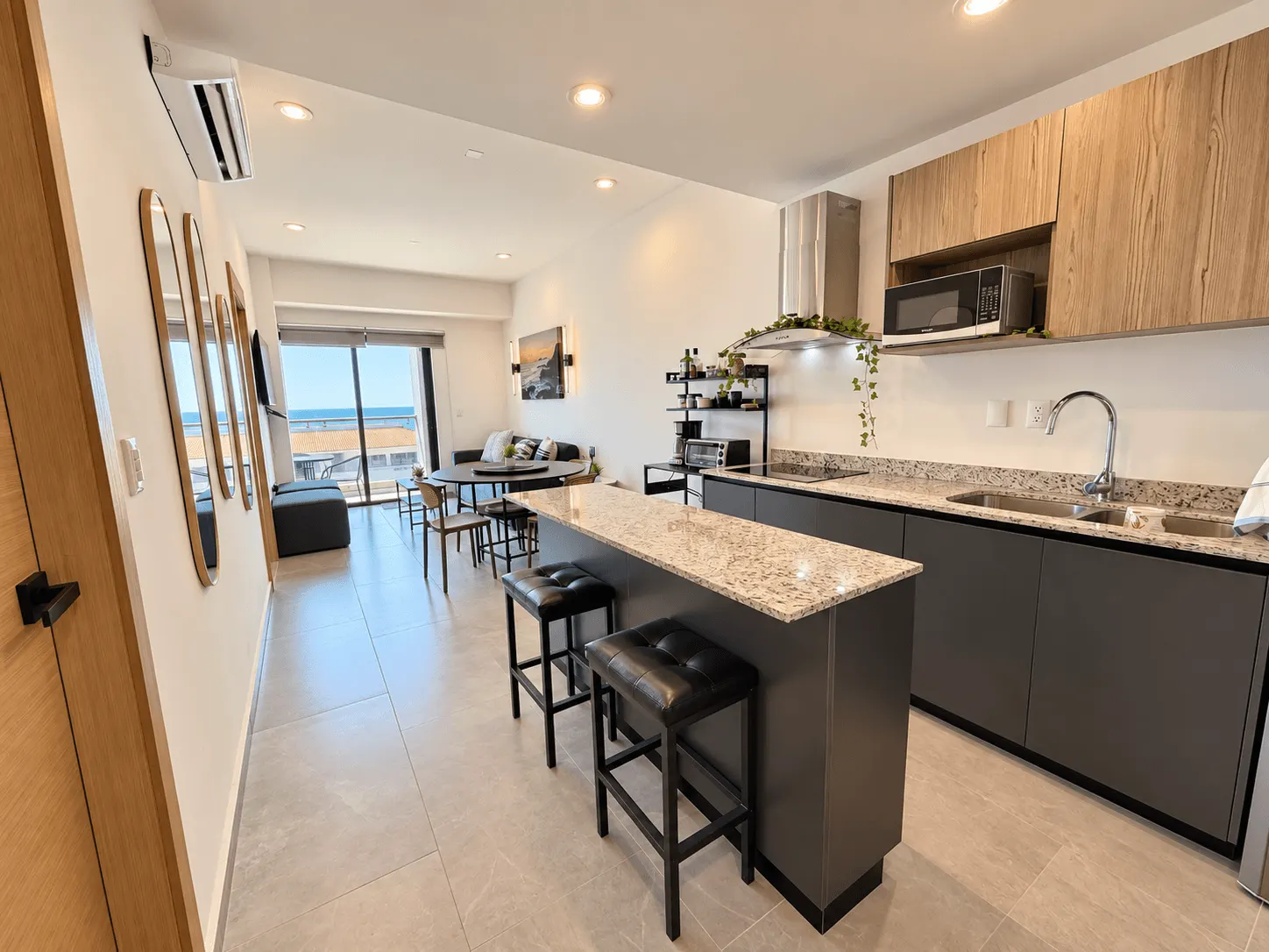 Departamento en Venta en Torre Zafira, Piso 7 con Vista al Mar – Sábalo Country, Zona Dorada
