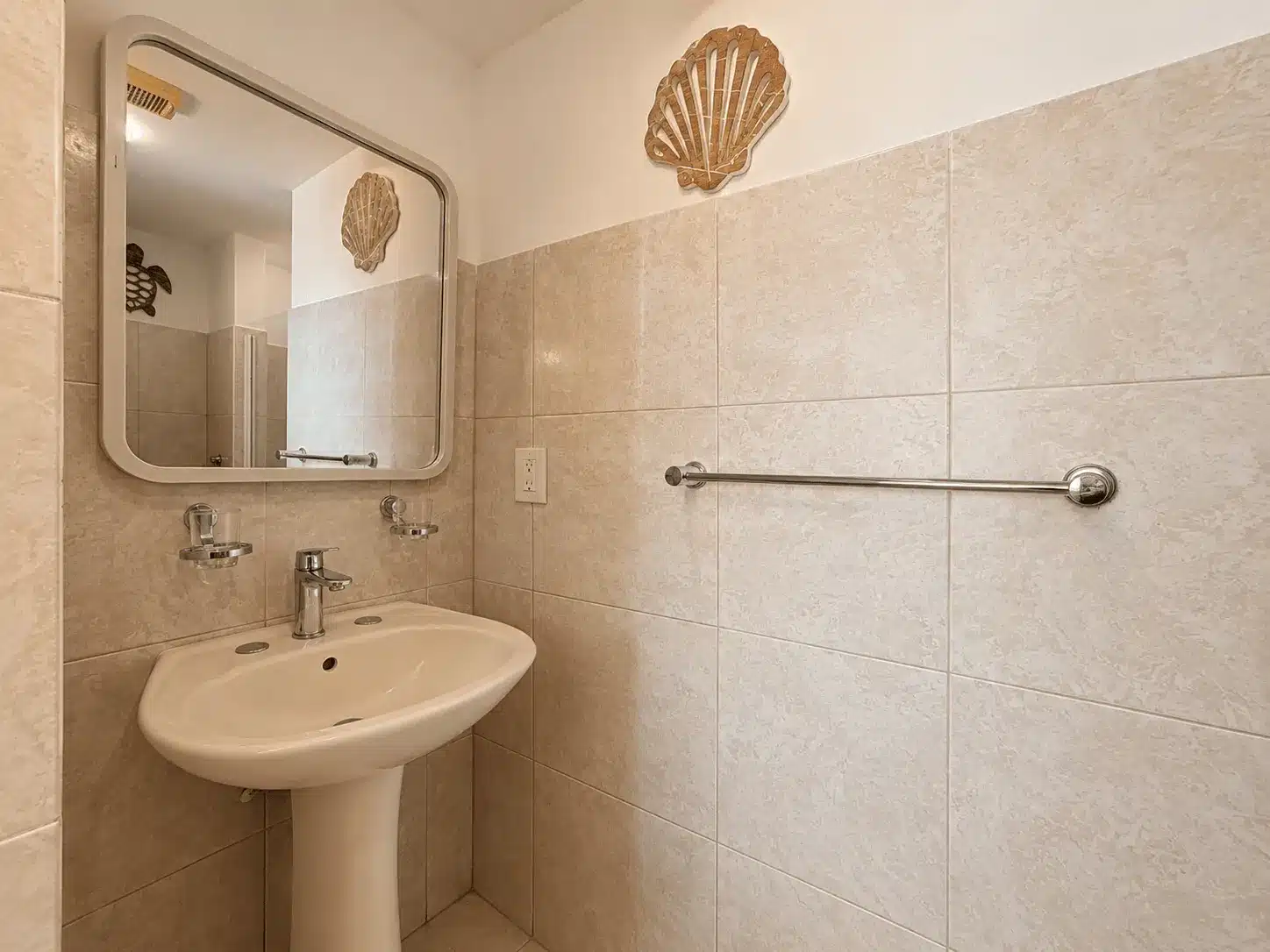 Lavabo baño departamento Costa Veleros Marina Mazatlán