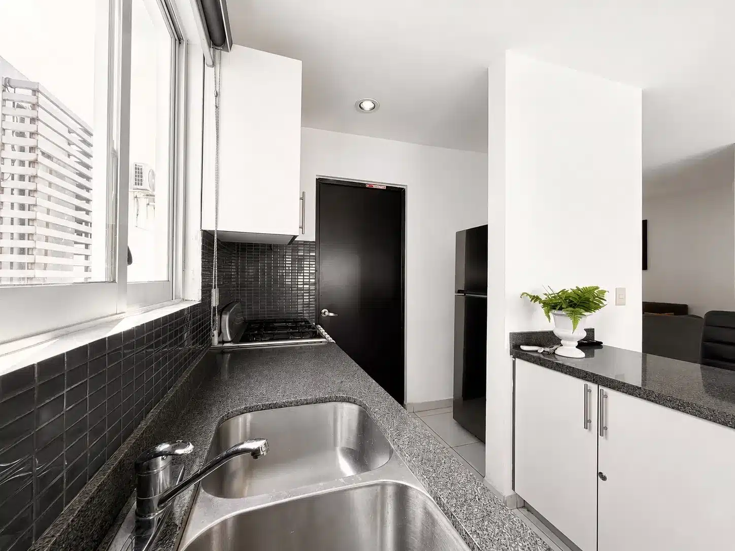 Alejandria-departamento-venta-Fabian-Mazatlan4 Cocina equipada con vista a la ciudad, Mazatlán