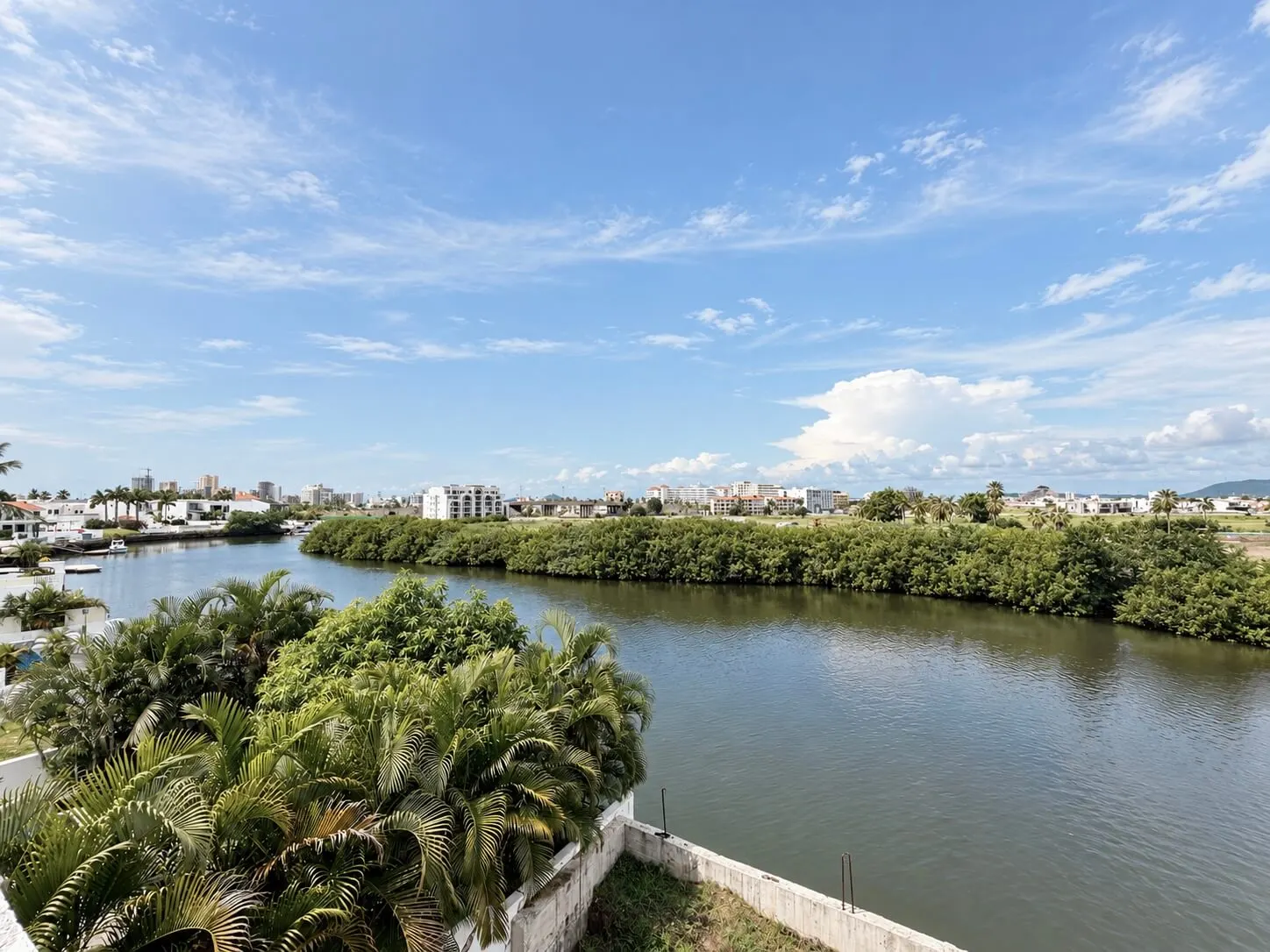 casa-venta-el-cid-mazatlan-vista-marina2 Vista aérea del canal y la marina desde la zona de El Cid, Mazatlán