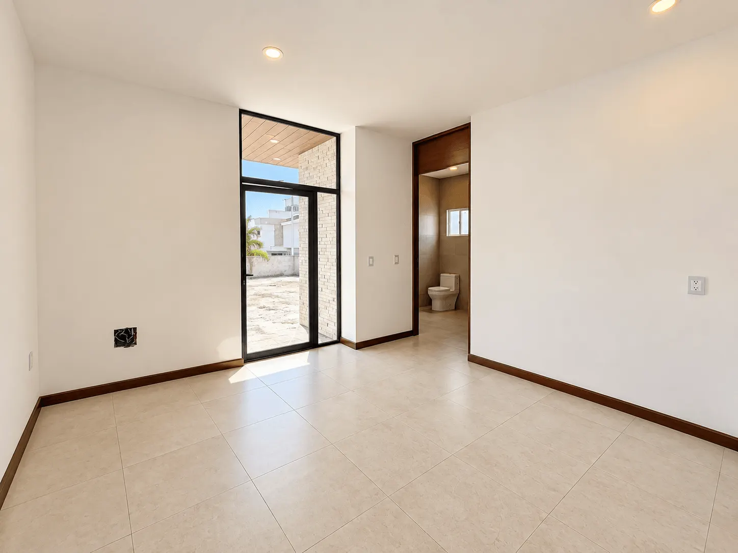casa-venta-el-cid-mazatlan-vista-marina20 Espacio cerca de la entrada con piso de loseta