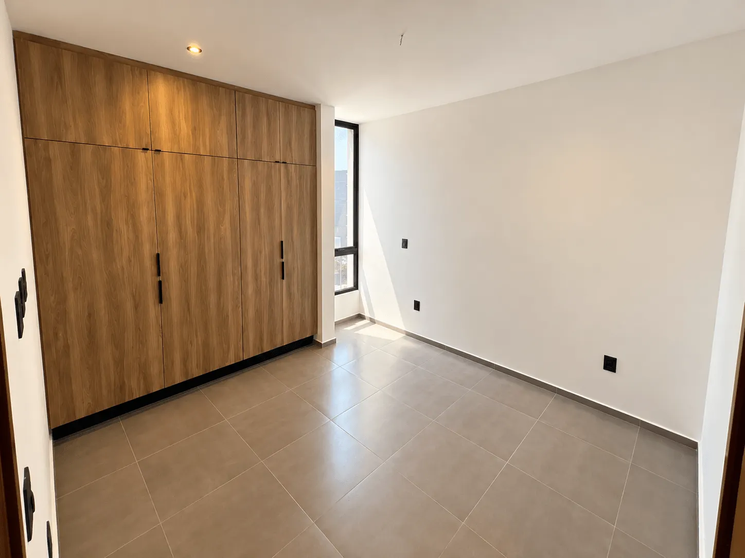 departamento-san-sebastian-palos-prieros-en-venta-mazatlan-malecon-1 Segunda recámara con clósets de madera, departamento a estrenar en Torre San Sebastián